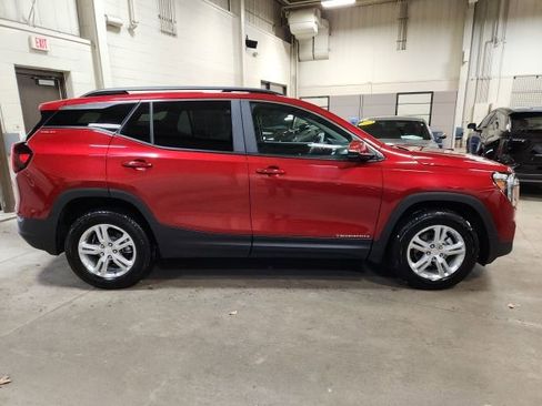 Certified 2024 GMC Terrain SLE w/ Driver Convenience Package image 2