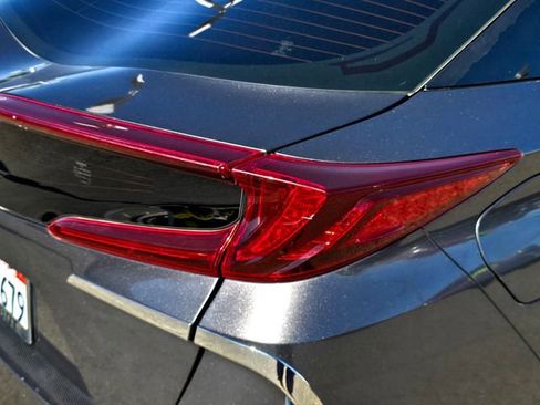 Used 2017 Toyota Prius Prime Advanced FWD image 24