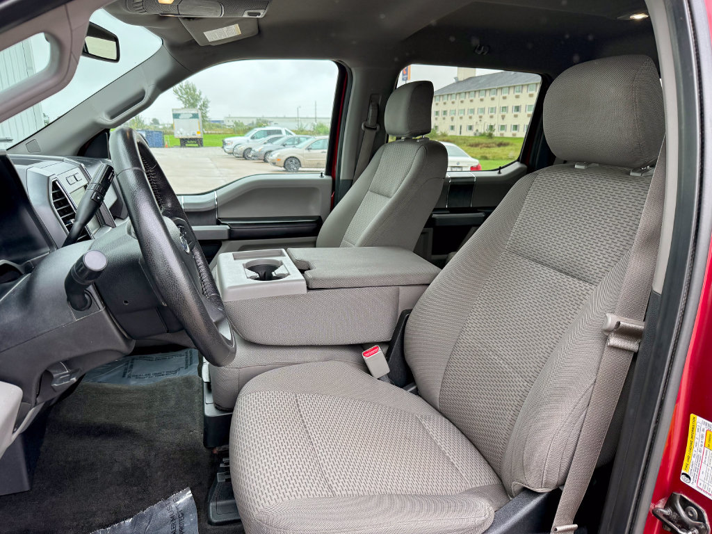 Used 2015 Ford F150 XLT w/ Equipment Group 302A Luxury AWD/4WD image 12