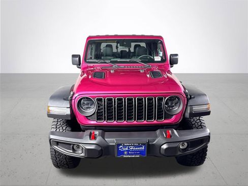 Certified 2024 Jeep Gladiator Rubicon w/ Convenience Group image 3