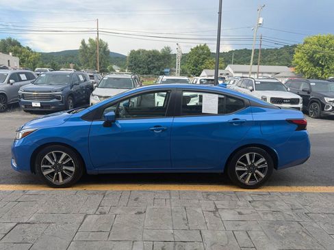 Used 2023 Nissan Versa SV FWD image 5