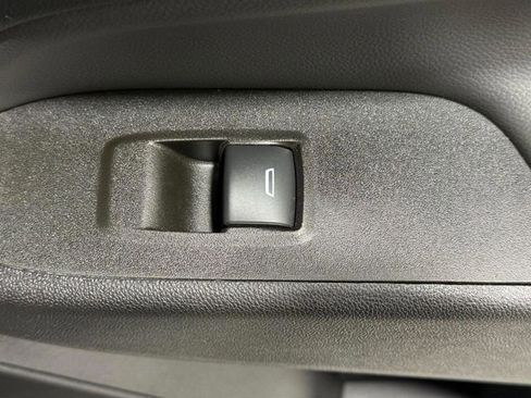 Used 2023 Chevrolet Equinox LT w/ Driver Convenience Package AWD/4WD image 25
