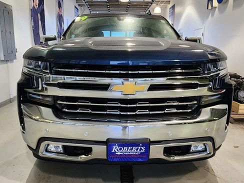Used 2019 Chevrolet Silverado 1500 LTZ image 3
