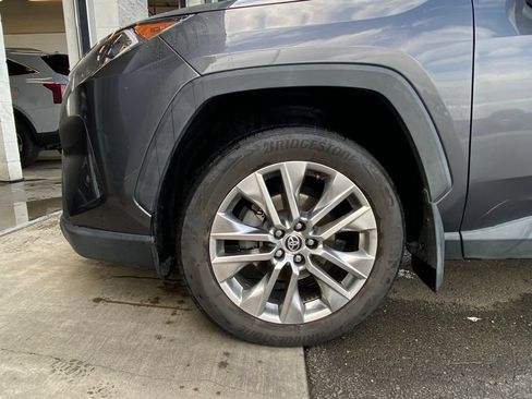 Used 2021 Toyota RAV4 XLE Premium FWD image 30