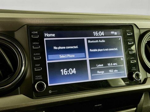 Used 2020 Toyota Tacoma SR5 AWD/4WD image 14