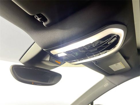 Used 2018 Porsche Macan Base image 12