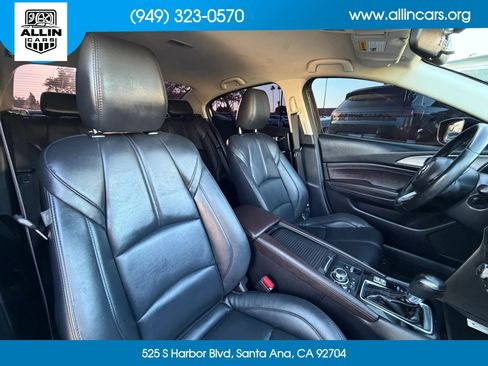 Used 2018 MAZDA MAZDA3 Touring FWD image 13