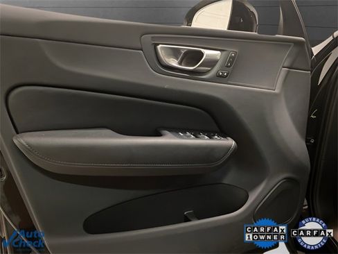 Used 2025 Volvo XC60 B5 Plus image 15