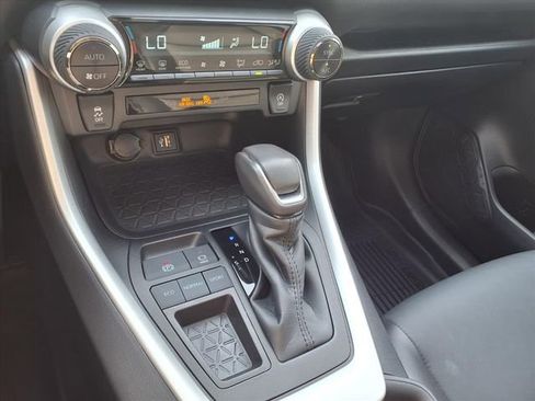 Used 2023 Toyota RAV4 XLE Premium image 19