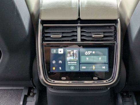 Used 2023 Rivian R1S Launch Edition image 25