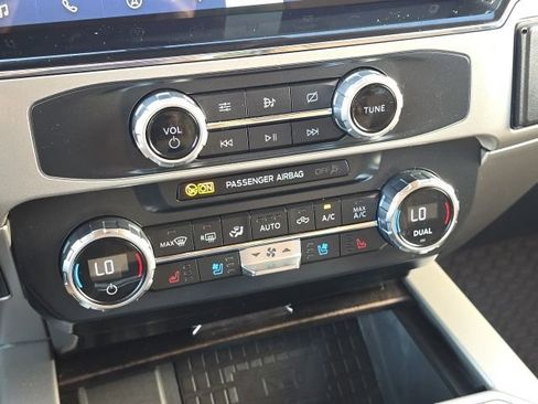 Used 2022 Ford F250 Lariat w/ Lariat Ultimate Package AWD/4WD image 33