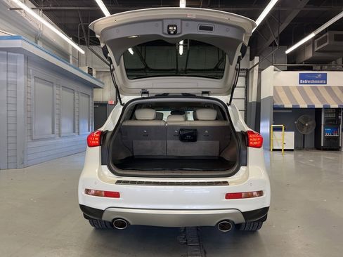 Used 2017 INFINITI QX50 AWD w/ Deluxe Touring Package image 9