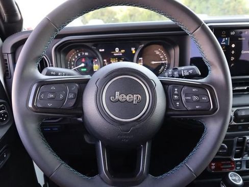 Used 2024 Jeep Wrangler Unlimited Rubicon 4xe AWD/4WD image 10