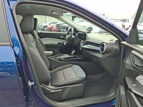 Certified 2024 Chevrolet Trax LT w/ Driver Confidence Package FWD image 25