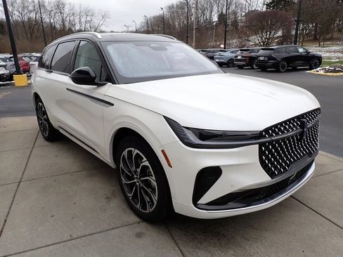 New 2026 Lincoln Nautilus Reserve image 15