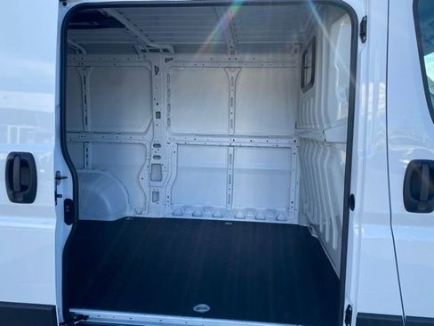 New 2026 RAM ProMaster 2500 w/ Convenience Group image 10