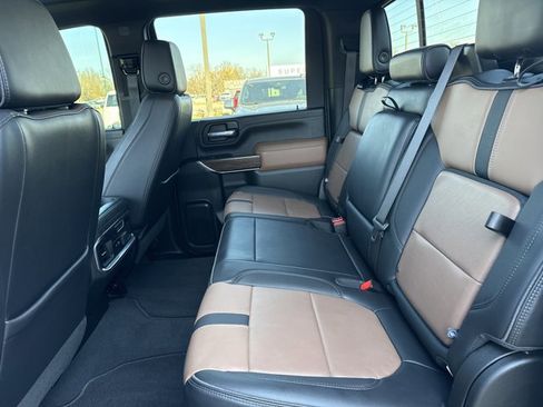 Used 2023 Chevrolet Silverado 2500 High Country image 6