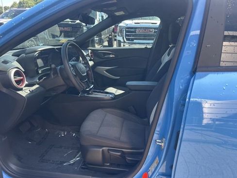 Used 2024 Chevrolet Trax RS w/ Driver Confidence Package FWD image 12