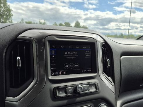 Used 2024 Chevrolet Silverado 1500 Custom w/ Rally Edition AWD/4WD image 10