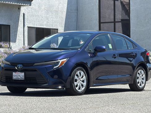 Used 2025 Toyota Corolla LE FWD image 10
