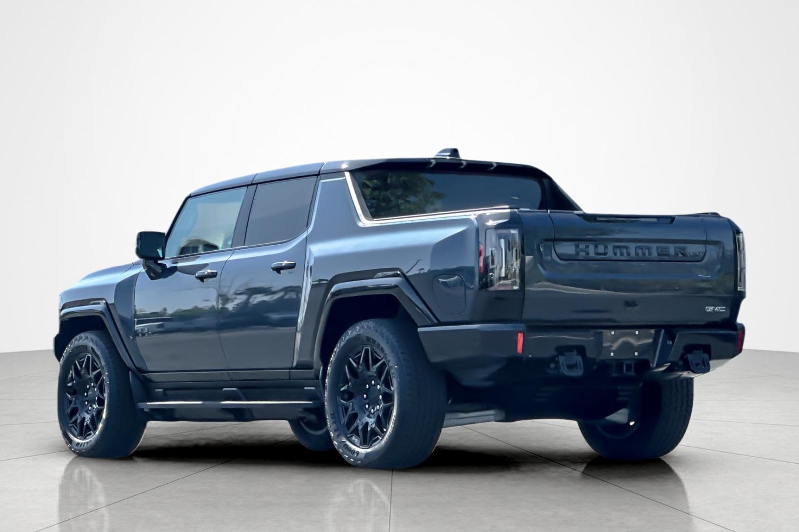 Used 2026 GMC Hummer EV 4x4 Crew Cab w/ LPO, Dark Essentials Package image 3