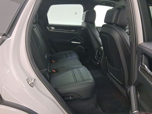 Certified 2026 Porsche Cayenne GTS image 32