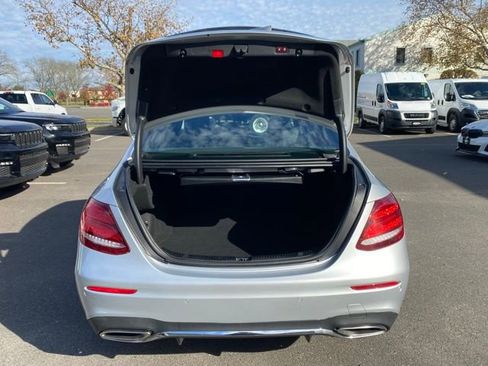 Used 2019 Mercedes-Benz E 300 4MATIC image 11