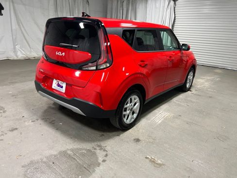 Used 2025 Kia Soul LX w/ LX Technology Package FWD image 7
