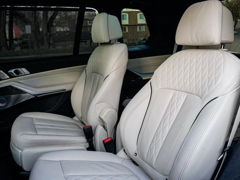 Certified 2025 BMW X7 M60i w/ Executive Package image 19