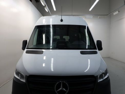 Used 2025 Mercedes-Benz Sprinter 2500 image 38