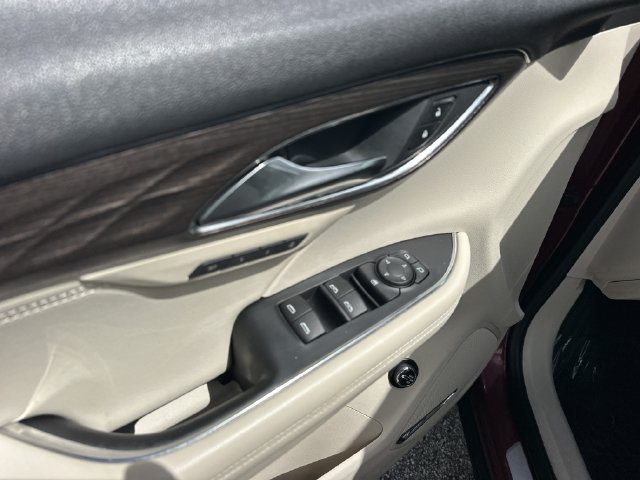Used 2022 Buick Envision Avenir w/ Technology Package II FWD image 17