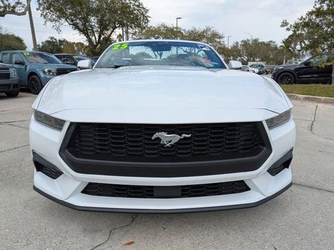 Used 2025 Ford Mustang Premium image 9