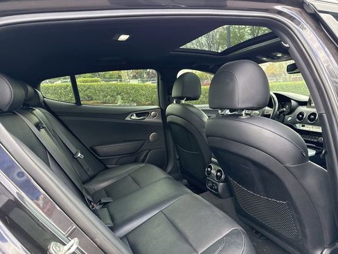 Used 2018 Kia Stinger GT1 image 22