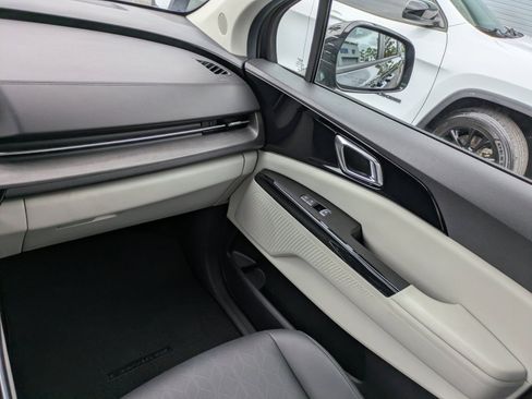 Certified 2024 Kia Carnival EX FWD image 15