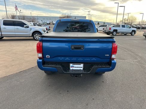 Used 2017 Toyota Tacoma TRD Off-Road image 31