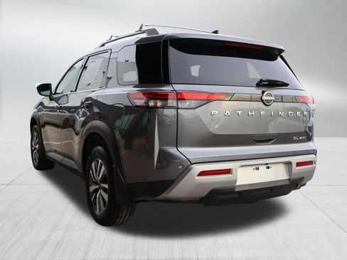 Used 2024 Nissan Pathfinder SL image 5