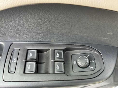 Used 2025 Volkswagen Taos S AWD/4WD image 15