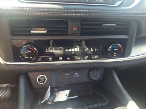 Used 2023 Nissan Rogue SV AWD/4WD image 10