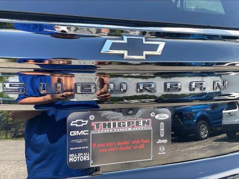 Used 2025 Chevrolet Suburban Z71 AWD/4WD image 24