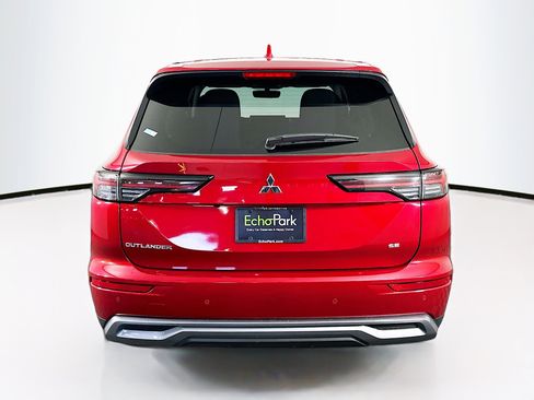 Used 2025 Mitsubishi Outlander SE FWD image 7