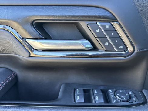 Used 2024 GMC Sierra 2500 AT4X image 15