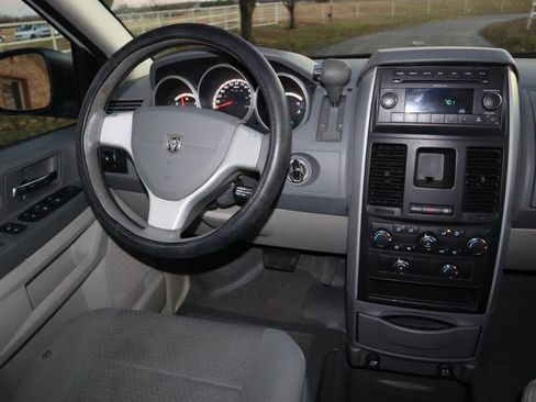 Used 2010 Dodge Grand Caravan SE w/ Climate Group image 33