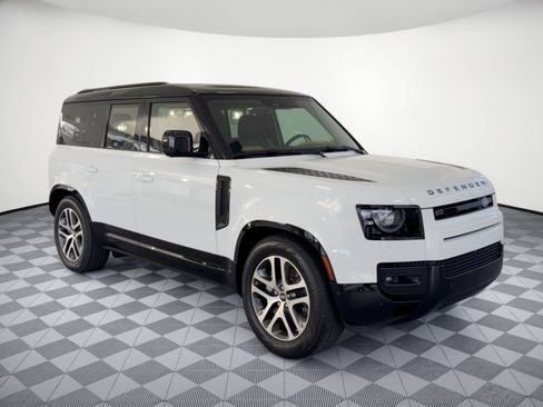 Used 2024 Land Rover Defender 110 X-Dynamic SE AWD/4WD image 7