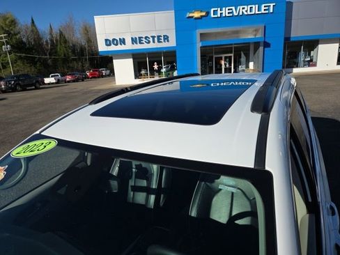 Used 2023 Chrysler Pacifica Limited FWD image 38