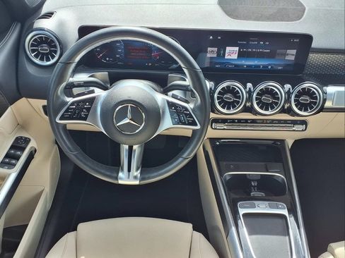 Used 2025 Mercedes-Benz GLB 250 w/ Exclusive Package image 13