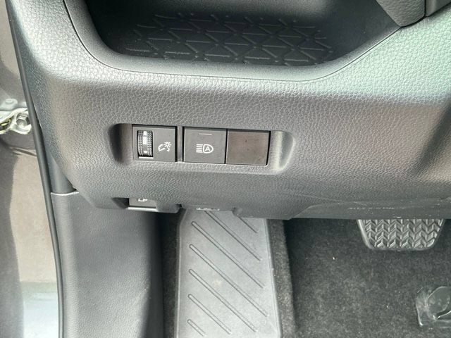 Used 2024 Toyota RAV4 LE AWD/4WD image 19