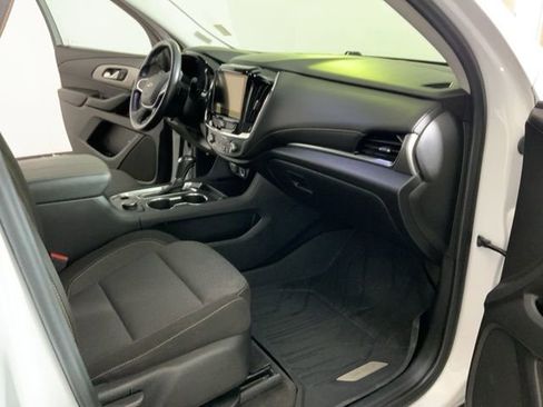 Used 2020 Chevrolet Traverse LT FWD image 24