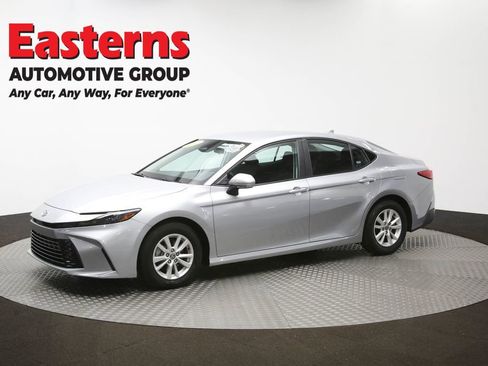 Used 2025 Toyota Camry LE image 59