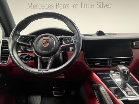 Used 2022 Porsche Cayenne S image 31