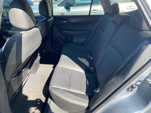 Used 2017 Subaru Outback 2.5i Limited AWD/4WD image 5